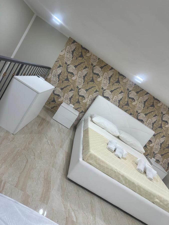 A.D.M Bed & Breakfast เนเปิลส์ ภายนอก รูปภาพ